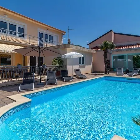 Mary By Guide * יאדראנובו